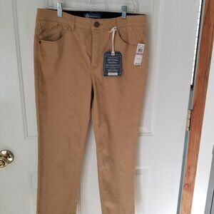 Democracy Ab Solution High Rise Slim Straight Crop NWT